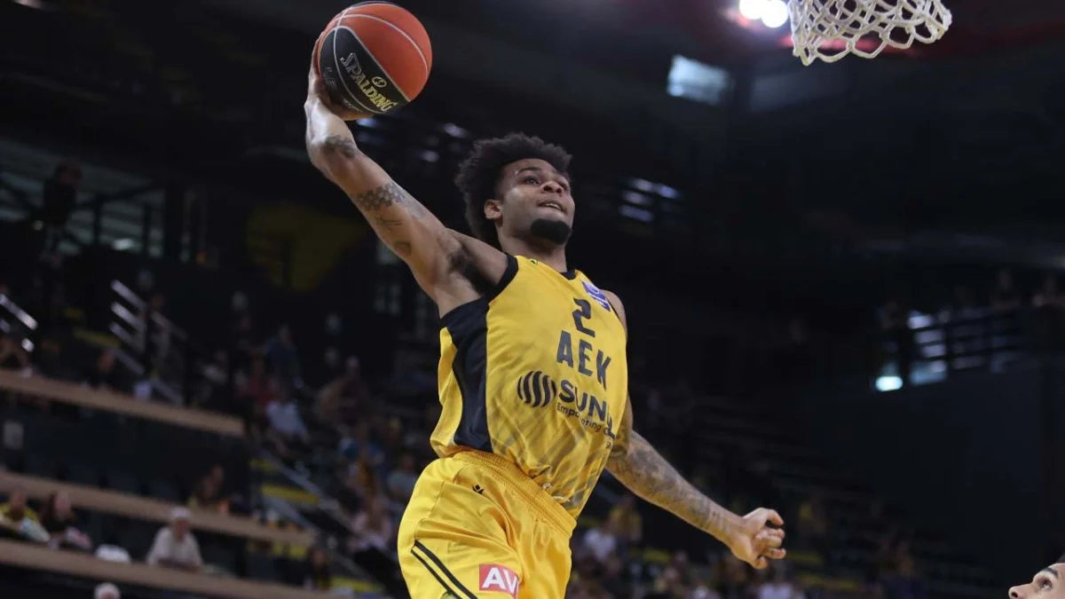 ΑΕΚ - Άρης 87-81: Με... ιπτάμενο Μπράουν αντέδρασε και πήρε προβάδισμα πρόκρισης